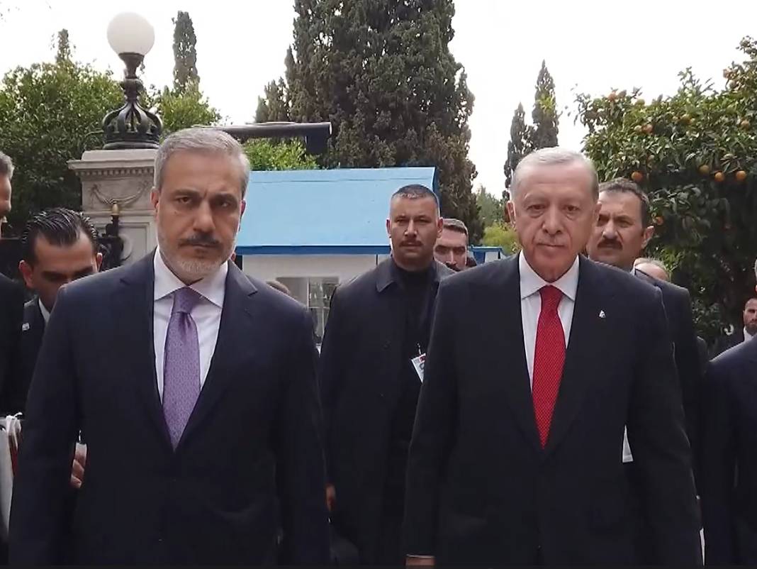 Erdoğan ve Miçotakis görüşmesine damga vuran anlar! Yunan Türk Zeus’a hayran kaldı 4